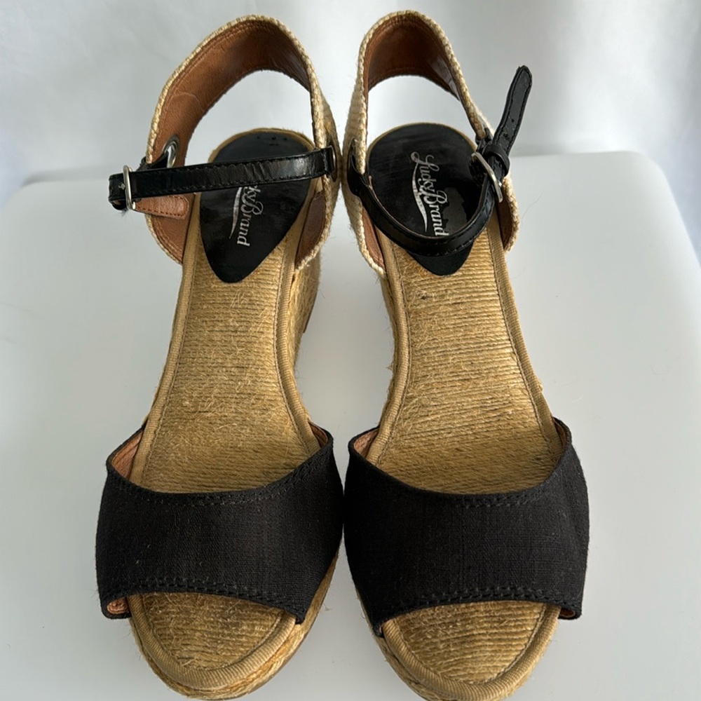 ❤️3/$30 Lucky Brand Wedge Sandals